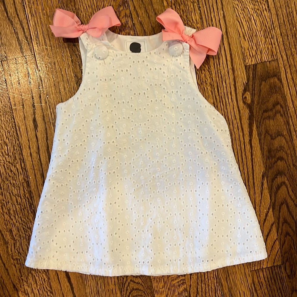 LIKE NEW EYELET DRESS WITH REMOVABLE PINK BOWS - SIZE 12M